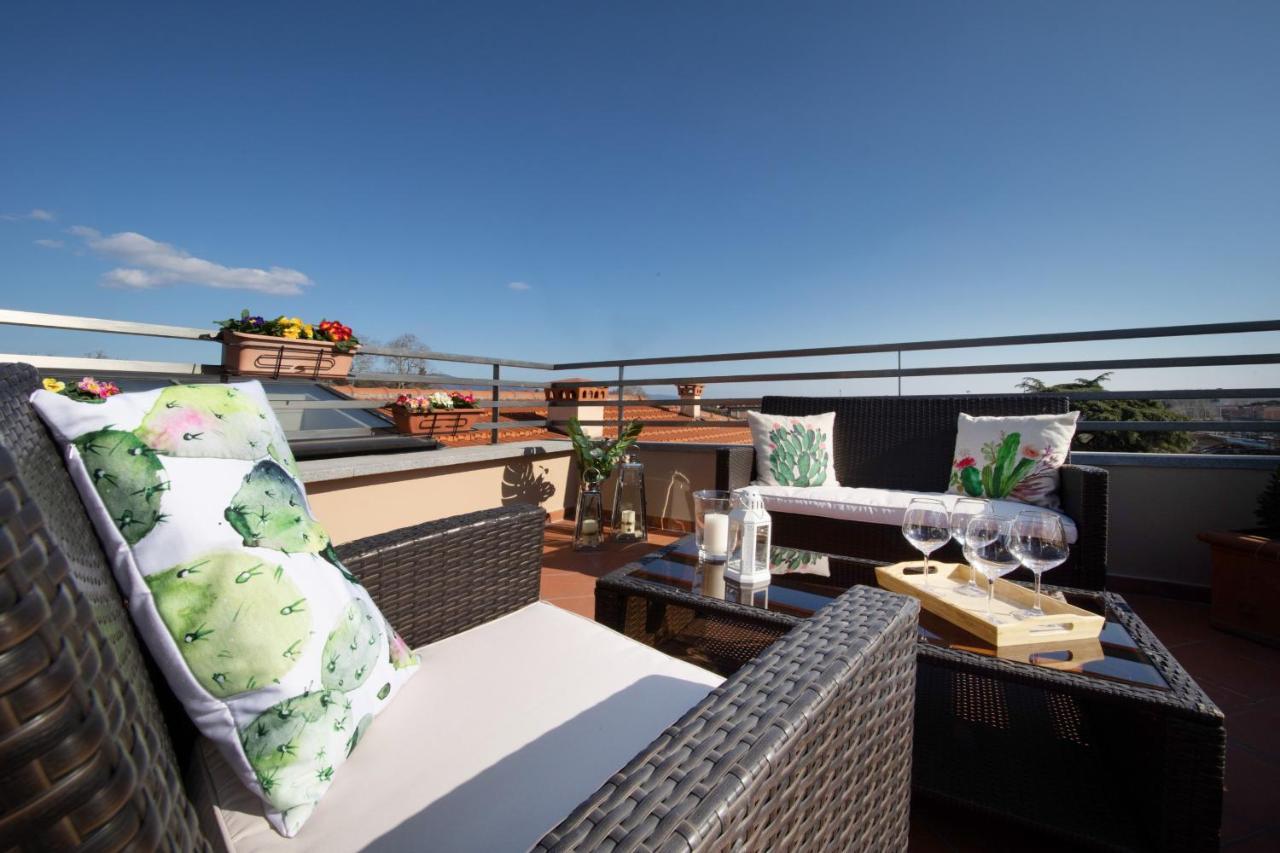 Rooftop Delight With Terrace Lucca Exterior photo